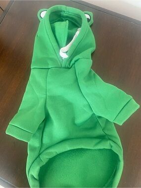 Dog frog hoodie size medium new without tags